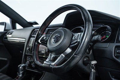 2015 Volkswagen Golf - Thumbnail