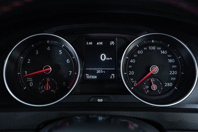 2015 Volkswagen Golf - Thumbnail