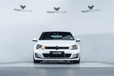 2015 Volkswagen Golf - Thumbnail