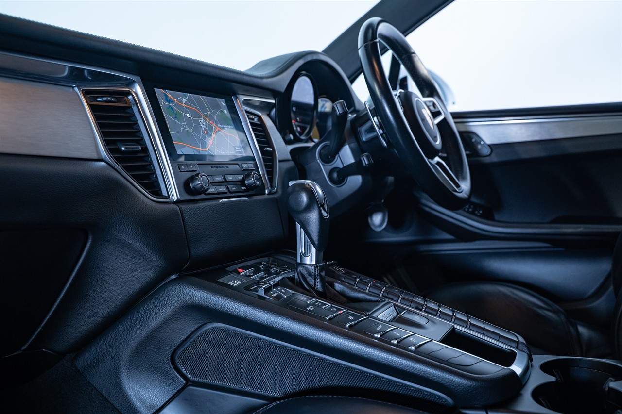 2016 Porsche Macan