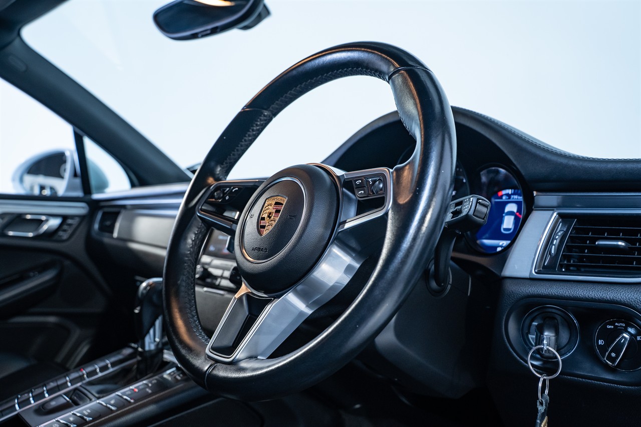 2016 Porsche Macan