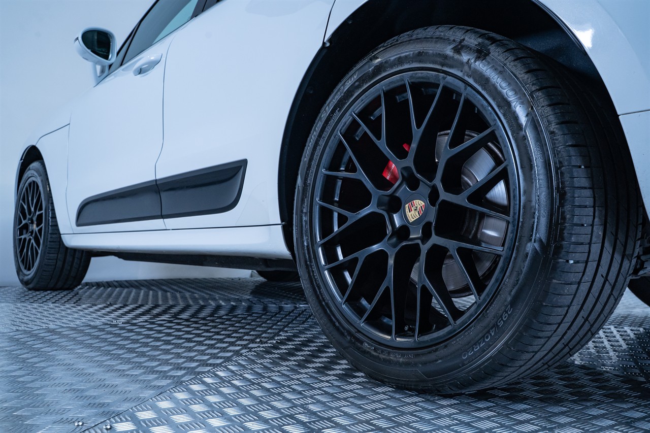 2016 Porsche Macan