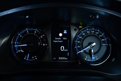 2023 Toyota Hilux - Thumbnail