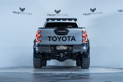 2023 Toyota Hilux - Thumbnail