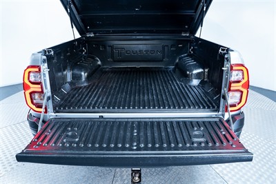 2023 Toyota Hilux - Thumbnail