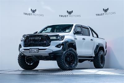 2023 Toyota Hilux - Thumbnail