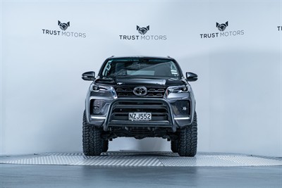 2022 Toyota Fortuner - Thumbnail