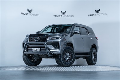 2022 Toyota Fortuner - Thumbnail