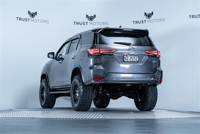2022 Toyota Fortuner - Thumbnail
