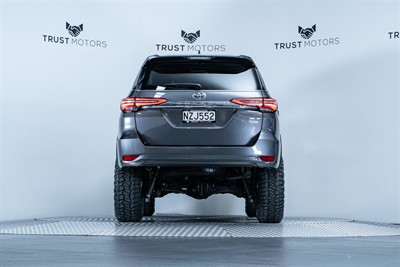 2022 Toyota Fortuner - Thumbnail
