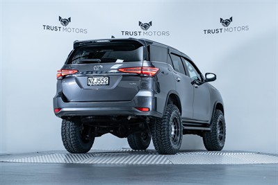 2022 Toyota Fortuner - Thumbnail