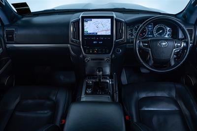 2018 Toyota Landcruiser - Thumbnail
