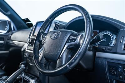 2018 Toyota Landcruiser - Thumbnail