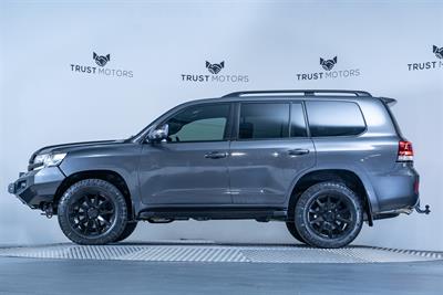 2018 Toyota Landcruiser - Thumbnail