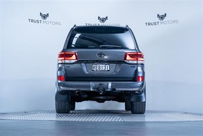 2018 Toyota Landcruiser - Thumbnail