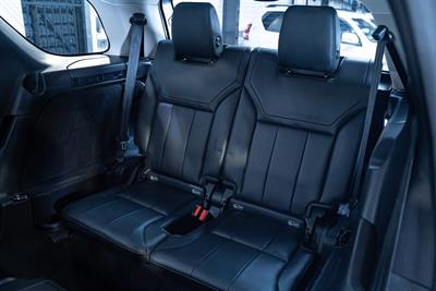 2018 Land Rover Discovery - Thumbnail