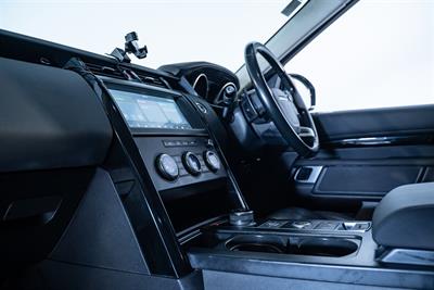 2018 Land Rover Discovery - Thumbnail