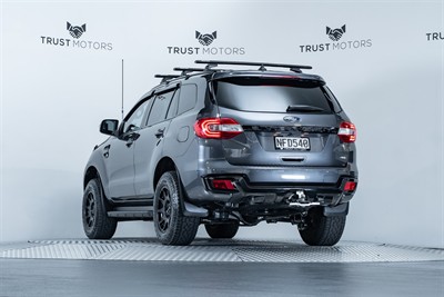 2021 Ford Everest - Thumbnail