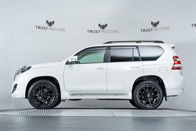 2015 Toyota Landcruiser Prado - Thumbnail