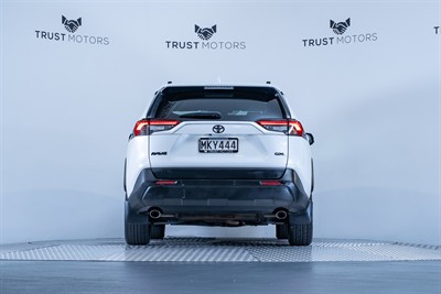 2019 Toyota Rav4 - Thumbnail