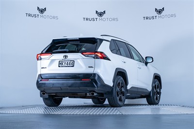 2019 Toyota Rav4 - Thumbnail