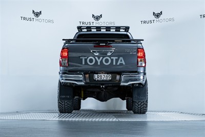 2018 Toyota Hilux - Thumbnail