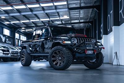 2021 Jeep Gladiator - Thumbnail