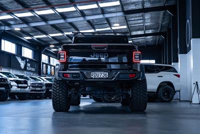 2021 Jeep Gladiator - Thumbnail
