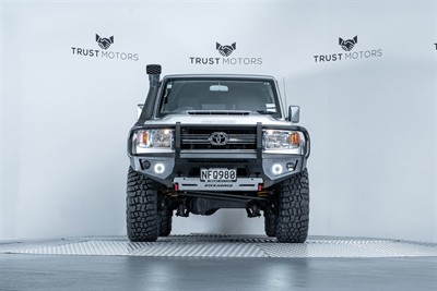 2021 Toyota Landcruiser - Thumbnail