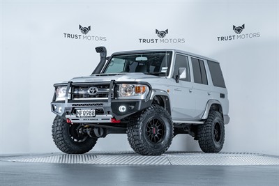 2021 Toyota Landcruiser - Thumbnail