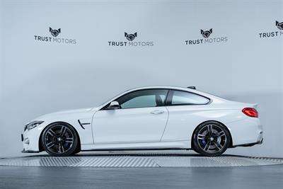2019 BMW M4 - Thumbnail