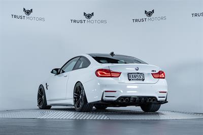 2019 BMW M4 - Thumbnail