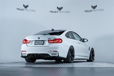2019 BMW M4 - Thumbnail