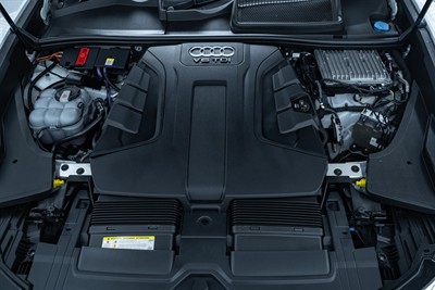 2018 Audi Q8 - Thumbnail