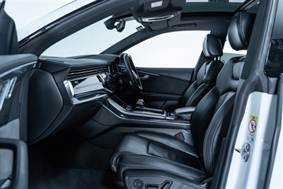 2018 Audi Q8 - Thumbnail