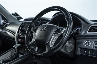 2019 Mitsubishi Pajero Sport - Thumbnail