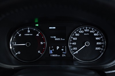 2019 Mitsubishi Pajero Sport - Thumbnail