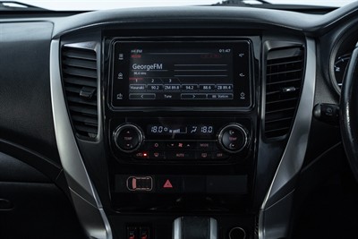 2019 Mitsubishi Pajero Sport - Thumbnail