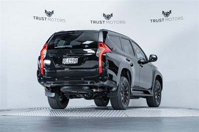 2019 Mitsubishi Pajero Sport - Thumbnail