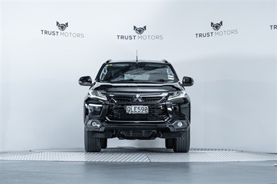 2019 Mitsubishi Pajero Sport - Thumbnail