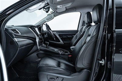 2019 Mitsubishi Pajero Sport - Thumbnail