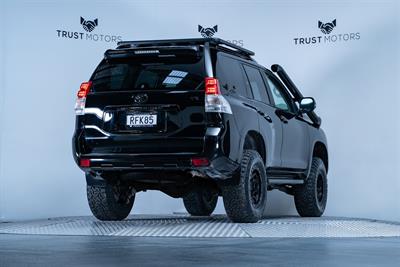 2010 Toyota Landcruiser Prado - Thumbnail