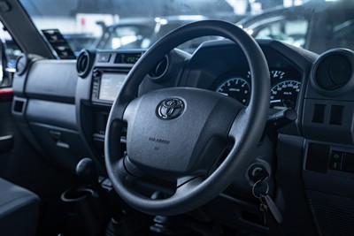 2021 Toyota Landcruiser - Thumbnail