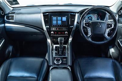 2023 Mitsubishi Pajero Sport - Thumbnail