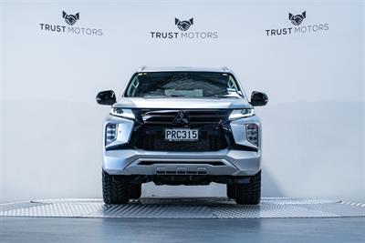 2023 Mitsubishi Pajero Sport - Thumbnail