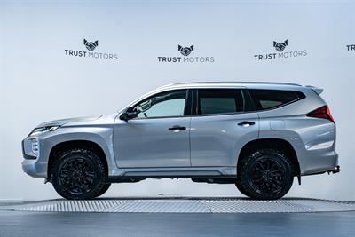2023 Mitsubishi Pajero Sport - Thumbnail