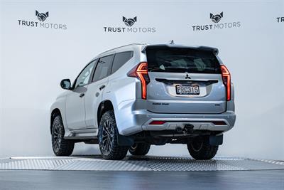 2023 Mitsubishi Pajero Sport - Thumbnail