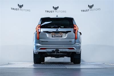 2023 Mitsubishi Pajero Sport - Thumbnail