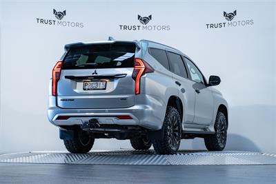 2023 Mitsubishi Pajero Sport - Thumbnail