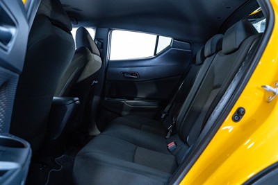 2017 Toyota C-HR - Thumbnail